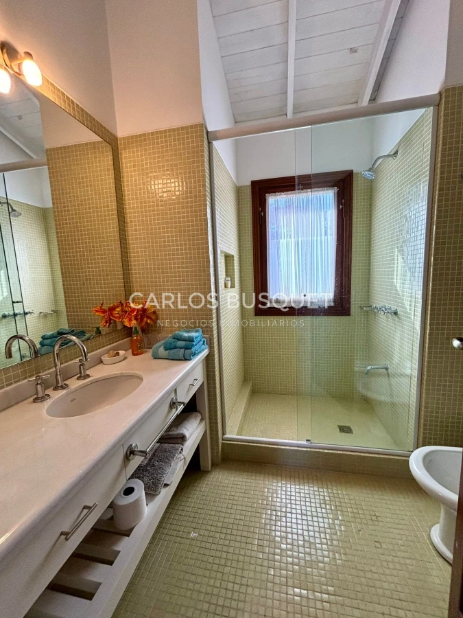 Casa ID.742 - Casa en alquiler temporal de 4 dormitorios en La Barra 