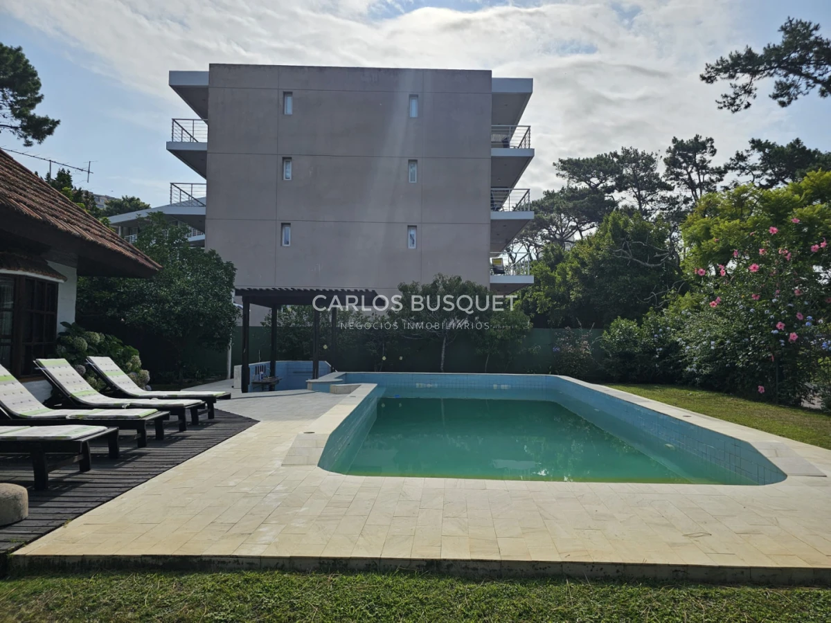 Casa ID.1513 - Gran casa en venta en zona comercial de Lugano San Rafael