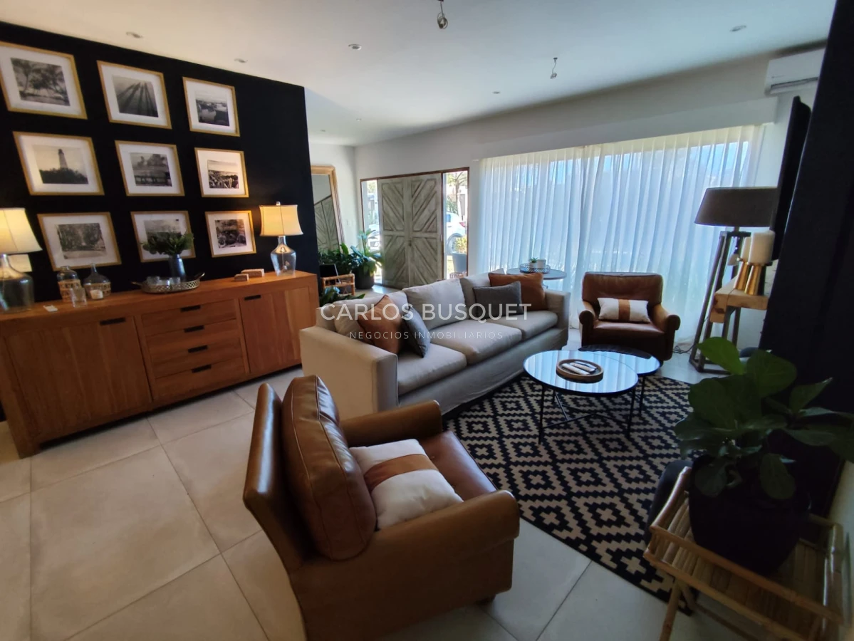 Casa ID.1389 - Casa en venta en barrio privado La Residence de 4 dormitorios 