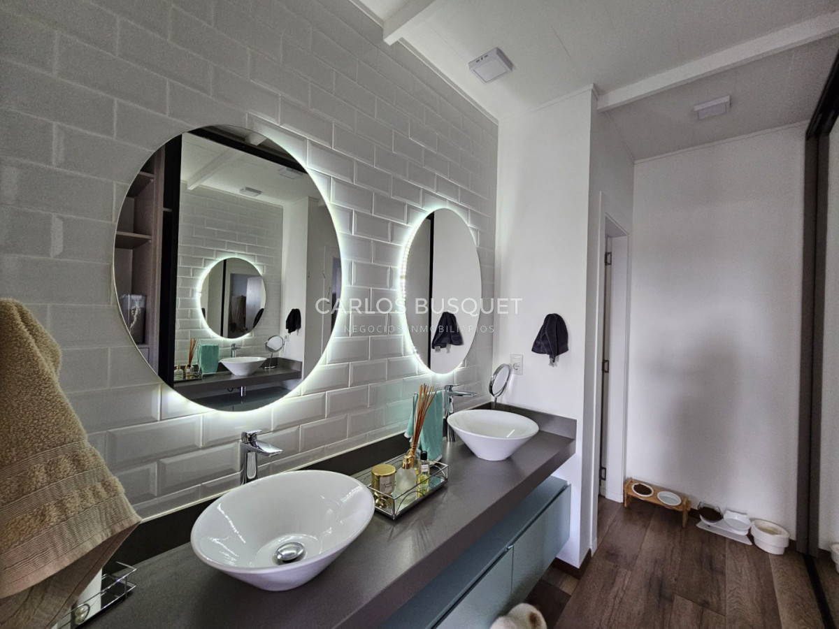 Casa ID.1620 - Venta casa de 4 dormitorios en Pueblo Mío, Manantiales 