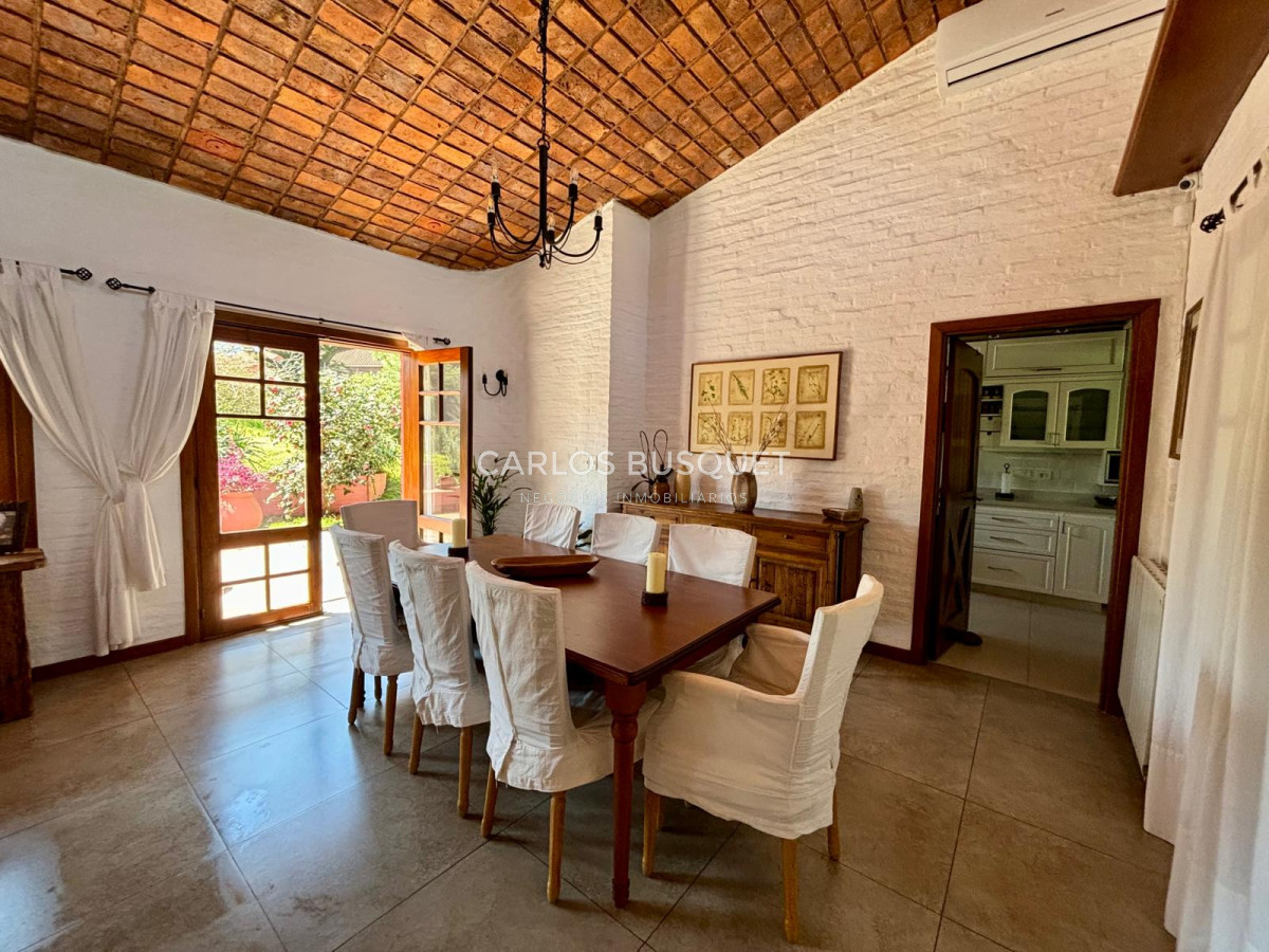 Casa ID.754 - Casa en alquiler temporal, de 4 dormitorios en San Rafael 