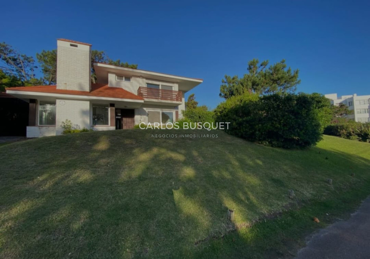 Casa ID.1760 - Casa en alquiler temporal de 4 dormitorios en playa brava 