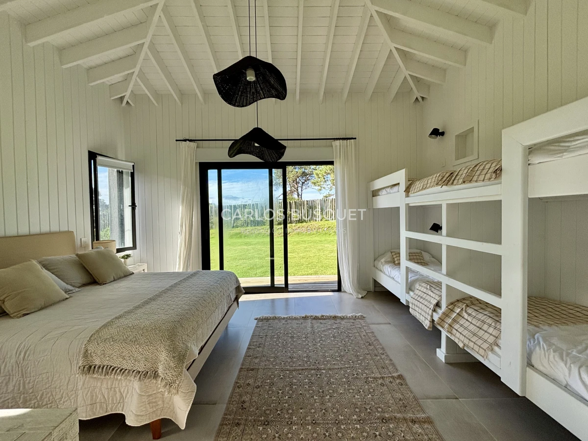 Casa ID.1035 - Casa a estrenar de 5 dormitorios en Jose Ignacio, Pinar del Faro