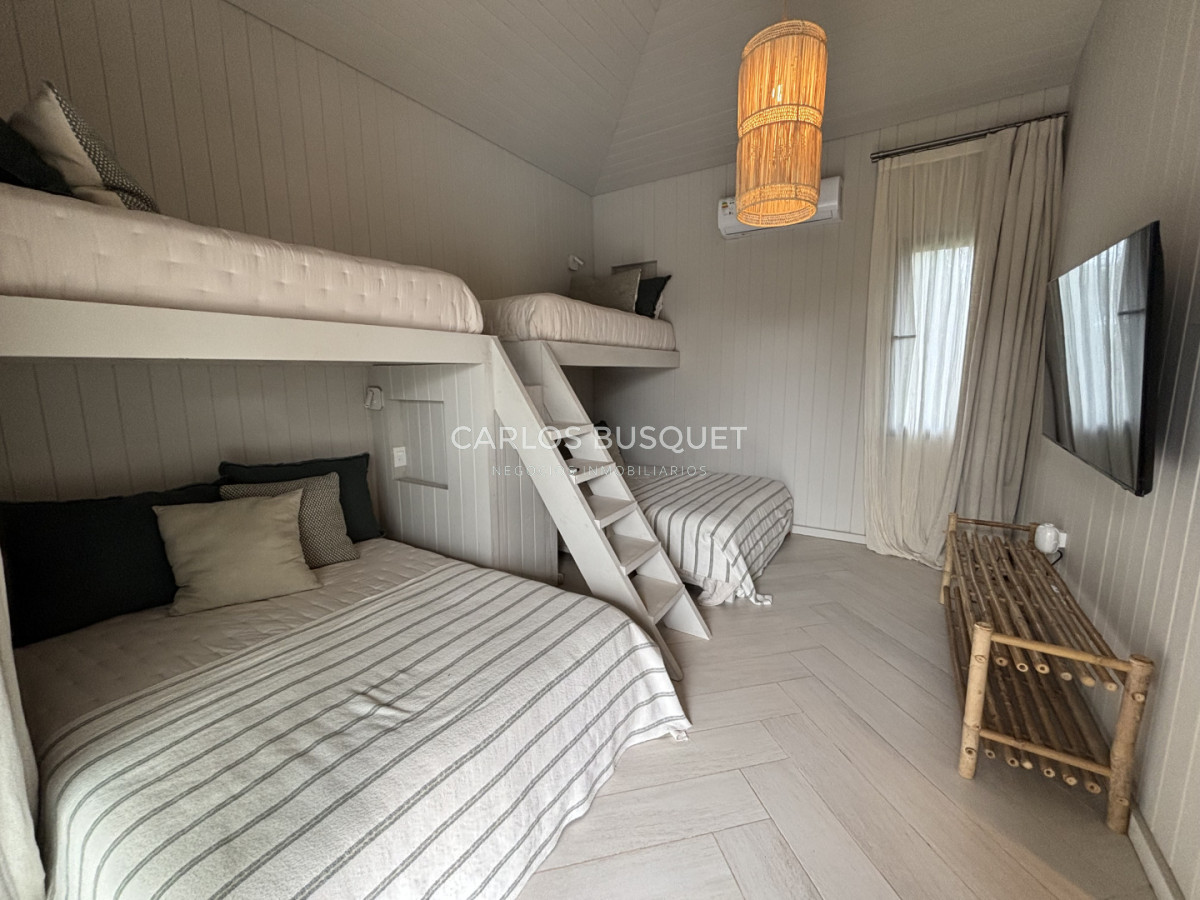 Casa ID.1655 - Casa en venta de 5 dormitorios en suite en Pinar del Faro, José Ignacio