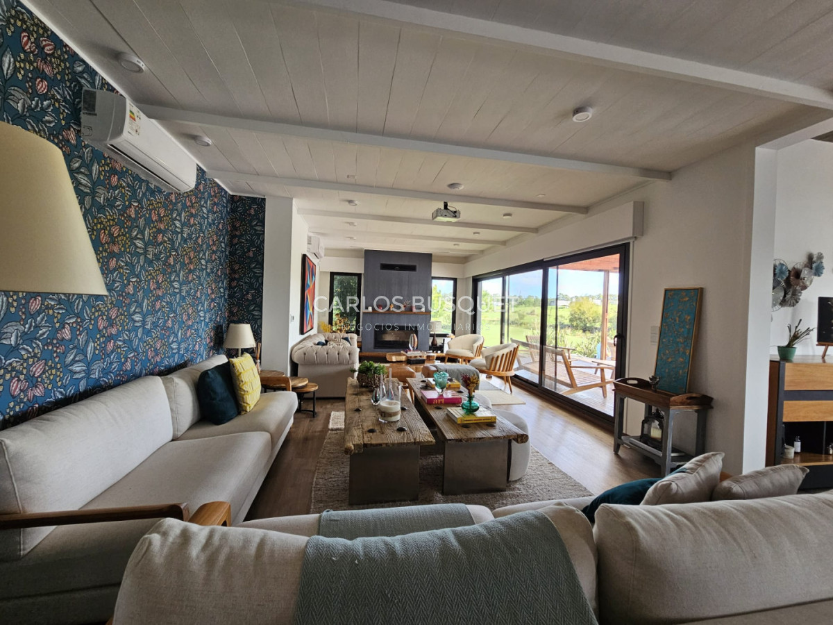 Casa ID.1620 - Venta casa de 4 dormitorios en Pueblo Mío, Manantiales 