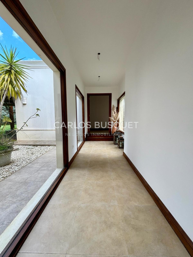 Casa ID.516 - Casa en venta de 2 dormitorios en Punta Ballena