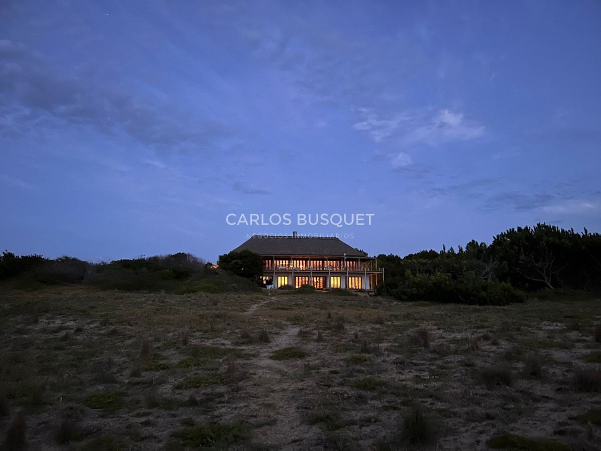 Casa ID.558 - Casa en venta, de 5 dormitorios, en San Antonio de La Pedrera. 