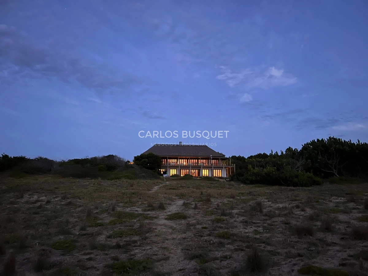 Casa ID.558 - Casa en venta, de 5 dormitorios, en San Antonio de La Pedrera. 