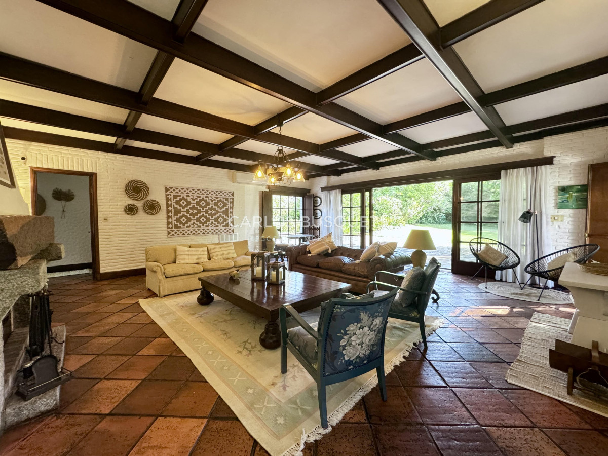 Casa ID.753 - Casa en venta de 6 dormitorios en Playa Mansa