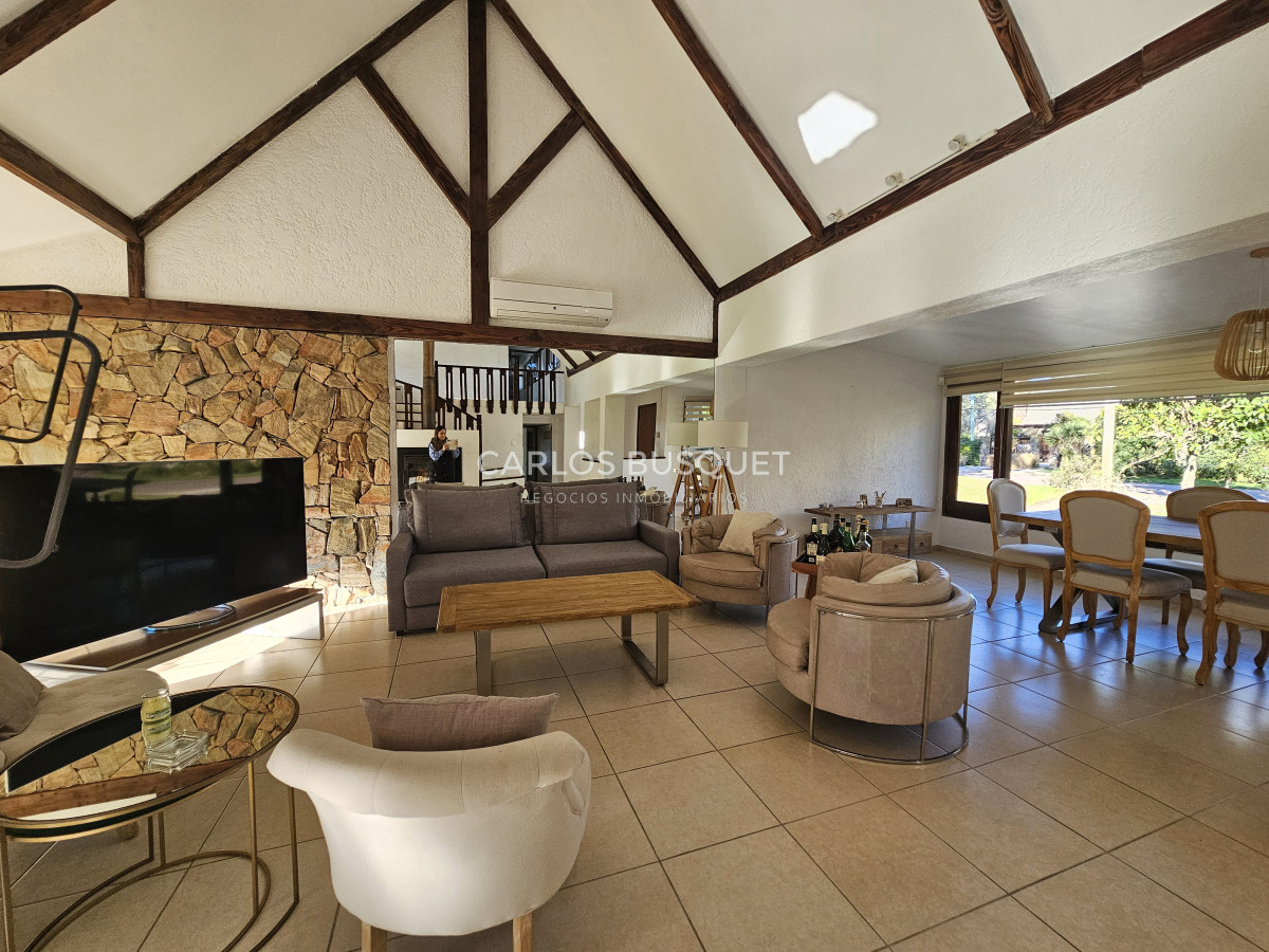 Casa ID.1306 - Espectacular casa en venta en Barrio Lugano Punta Del Este 4 dormitorios