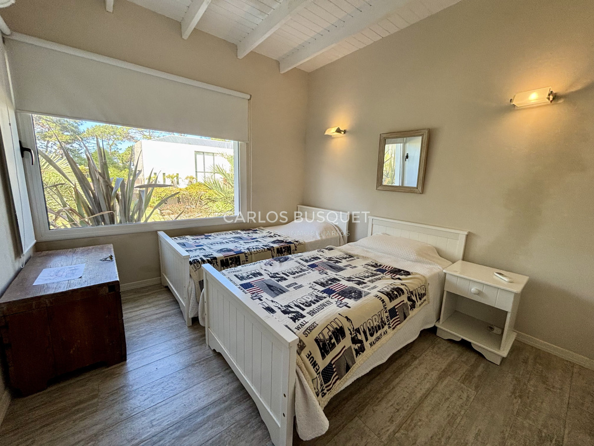 Casa ID.1033 - Casa en venta de 6 dormitorios en Jose Ignacio, Pinar del Faro