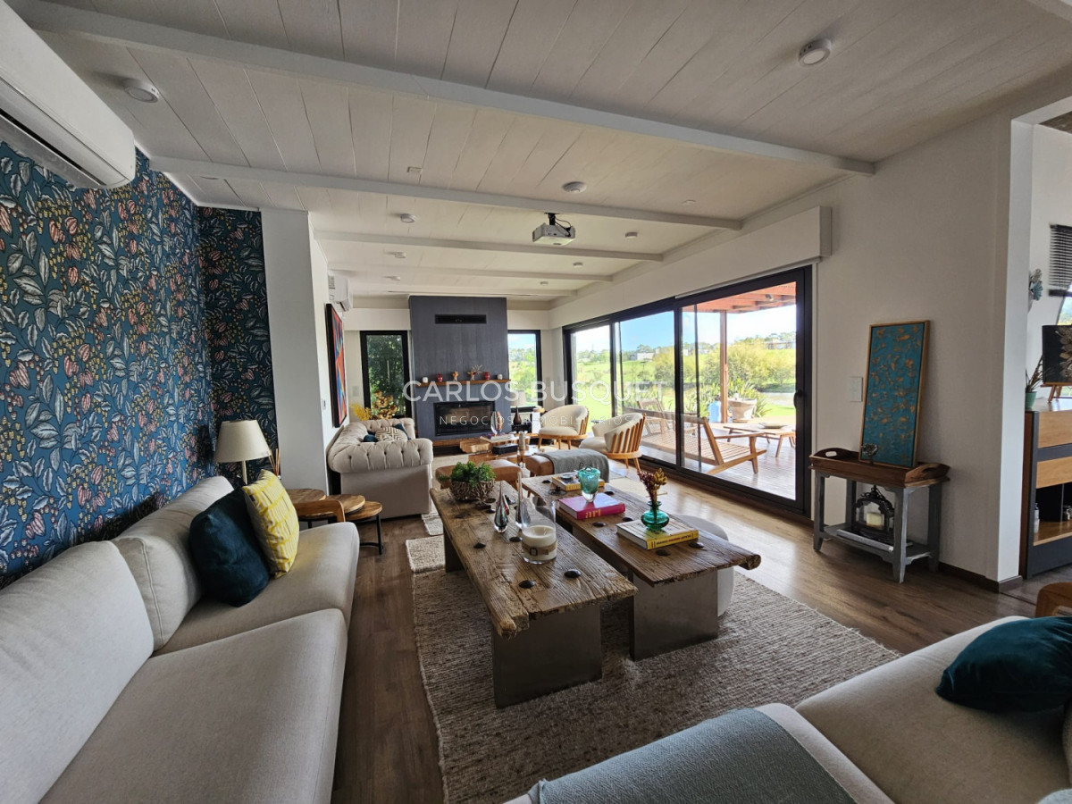 Casa ID.1620 - Venta casa de 4 dormitorios en Pueblo Mío, Manantiales 