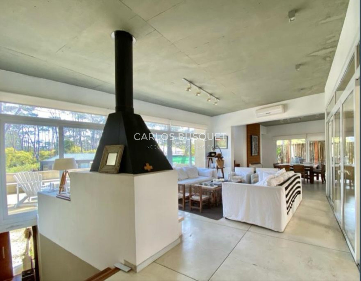 Casa ID.1456 - Casa en venta de 5 dormitorios en suite en José Ignacio, Barrio Pinar del Faro