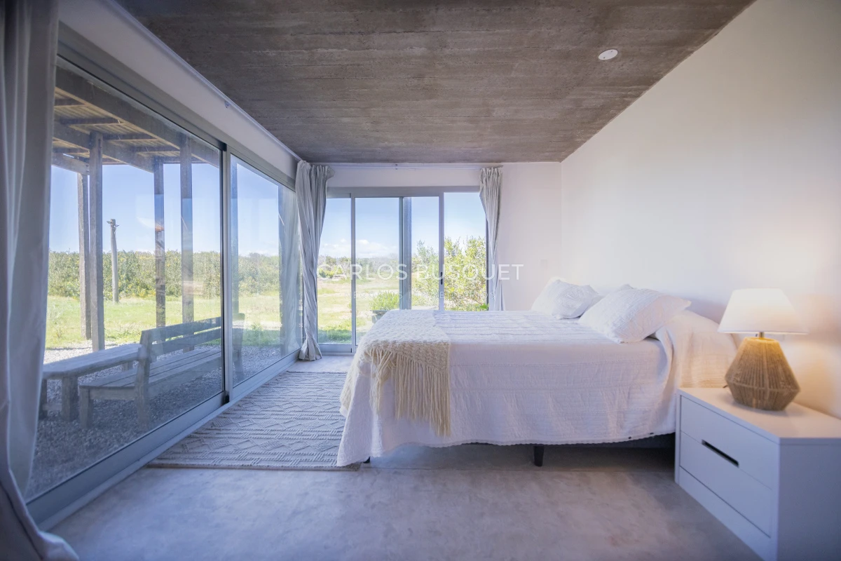 Casa ID.244 - Casa en Venta, de 6 dormitorios, en Santa Monica, sobre el mar