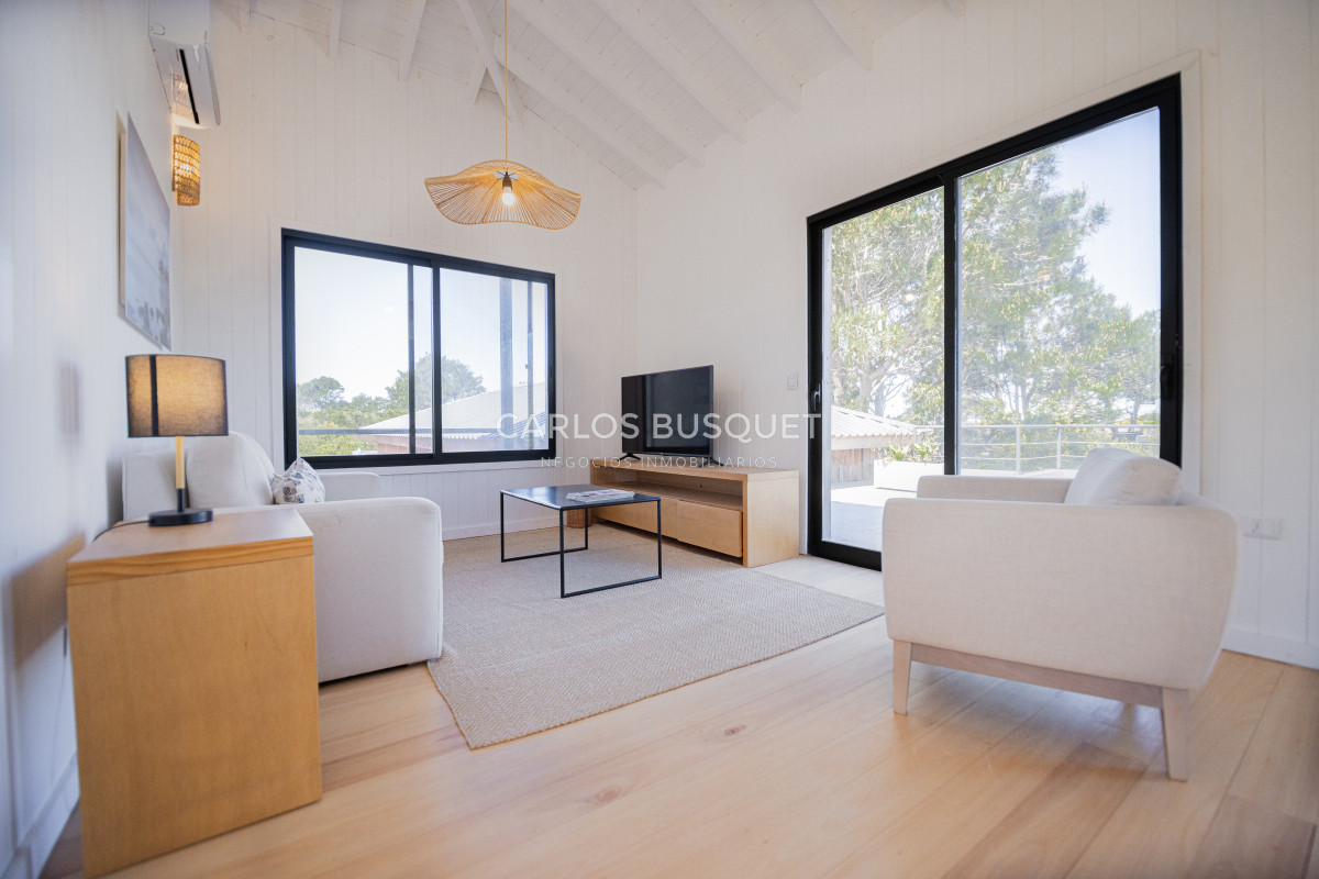 Casa ID.323 - Casa en venta de 4 dormitorios, en Jose Ignacio, Barrio Laguna Escondida