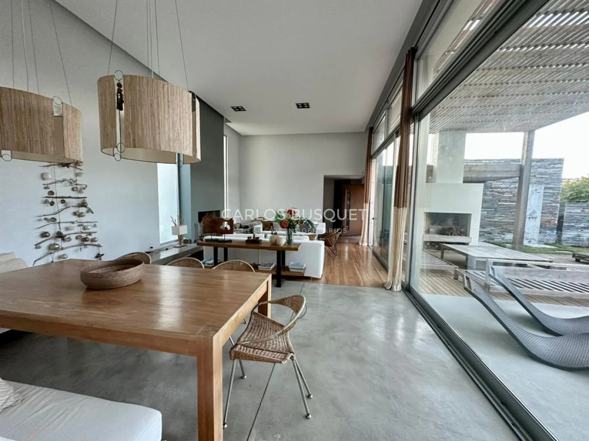 Casa ID.420 - Casa en alquiler, de 4 dormitorios, en Jose Ignacio, Club de Mar! 