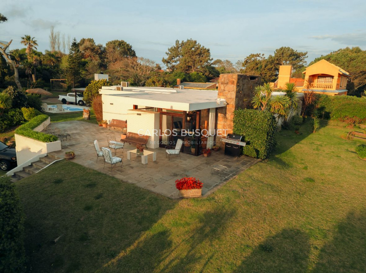 Casa ID.1400 - Hermosa casa en alquiler temporal playa mansa 4 dormitorios