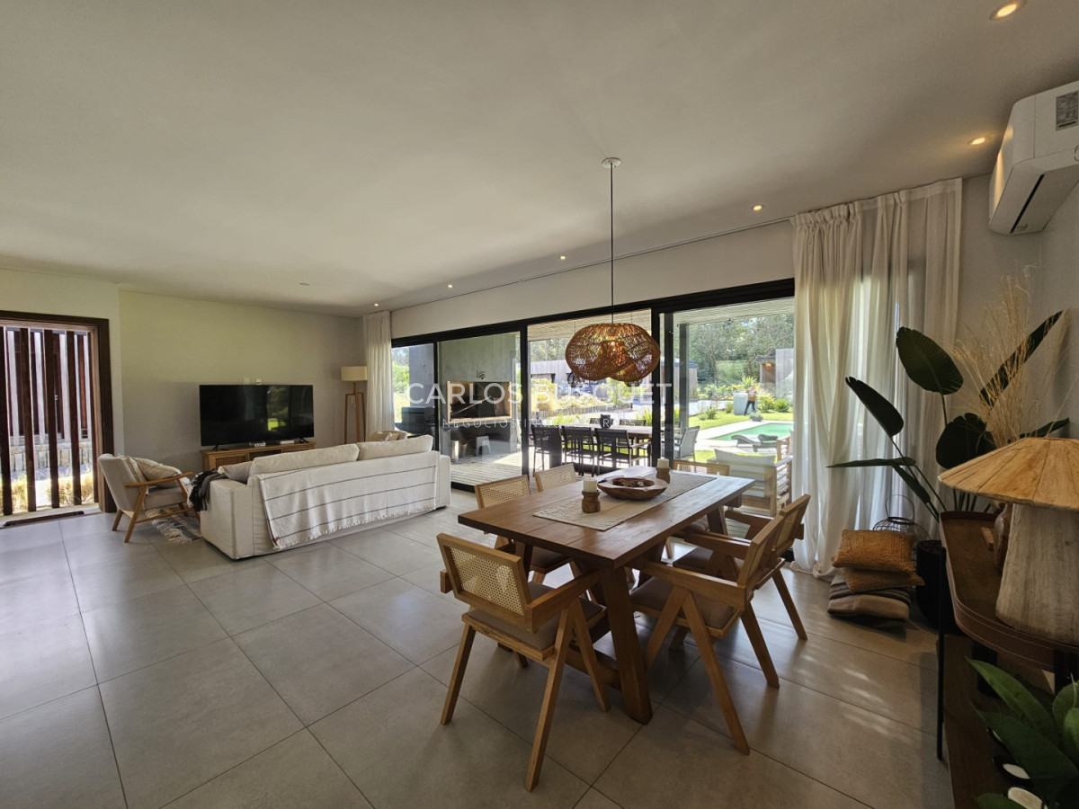 Casa ID.1810 - Venta de casa, 3 dormitorios en San Rafael, Punta Del Este