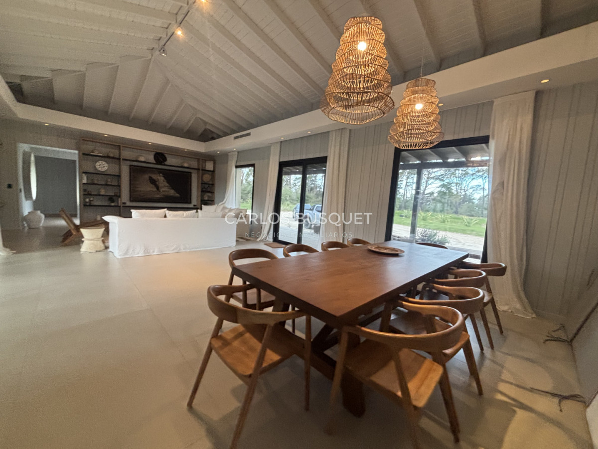 Casa ID.1645 - Venta casa de 4 dormitorios en Puerto Quetzal, La Barra