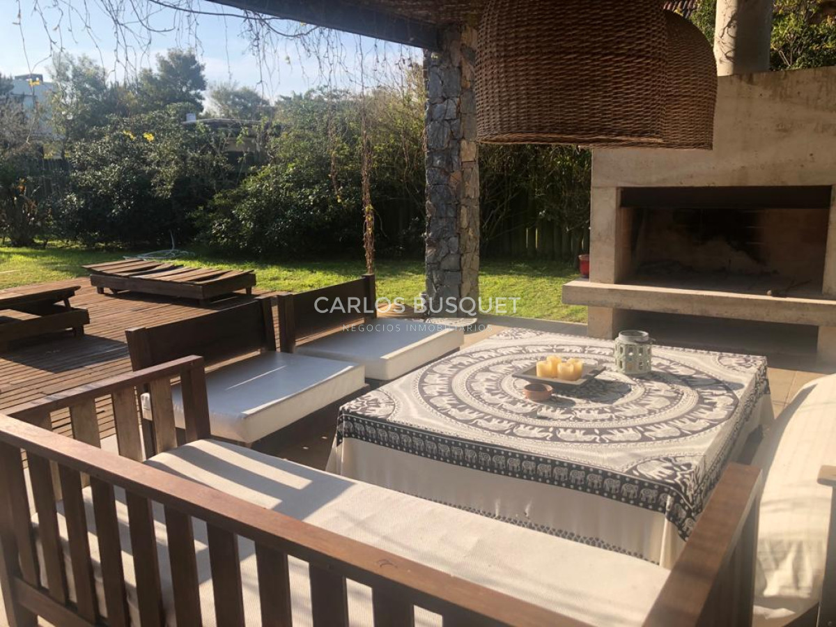 Casa ID.837 - Casa en alquiler temporal de 4 dormitorios en Jose Ignacio, Club de Mar