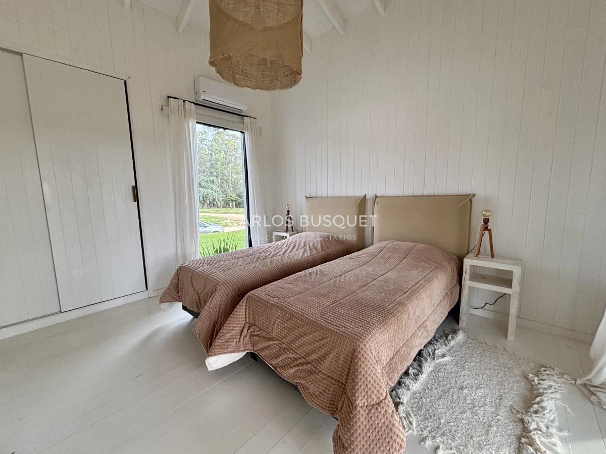 Casa ID.1094 - Casa en venta de 4 dormitorios en la Barra, Barrio Don Miguel 