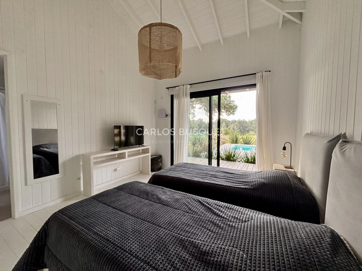 Casa ID.1094 - Casa en venta de 4 dormitorios en la Barra, Barrio Don Miguel 