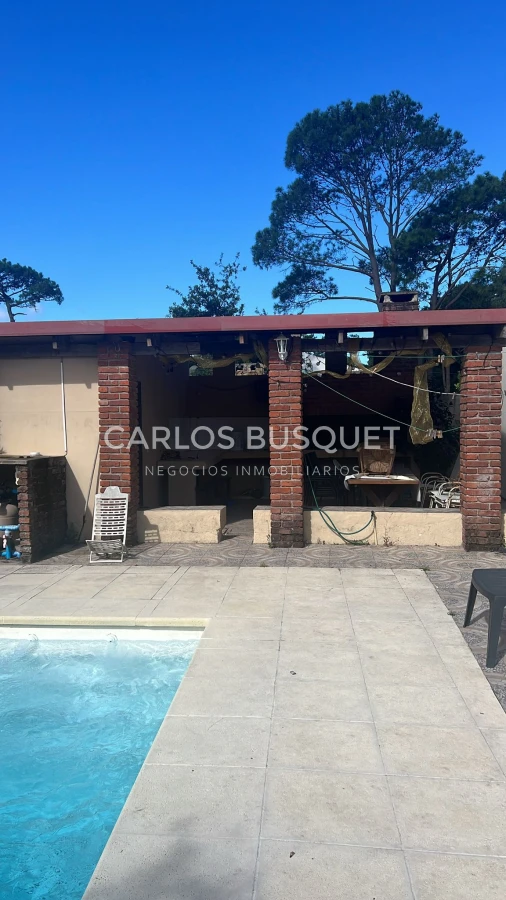 Casa ID.1040 - Casa en venta de 3 dormitorios en Pinares con Piscina