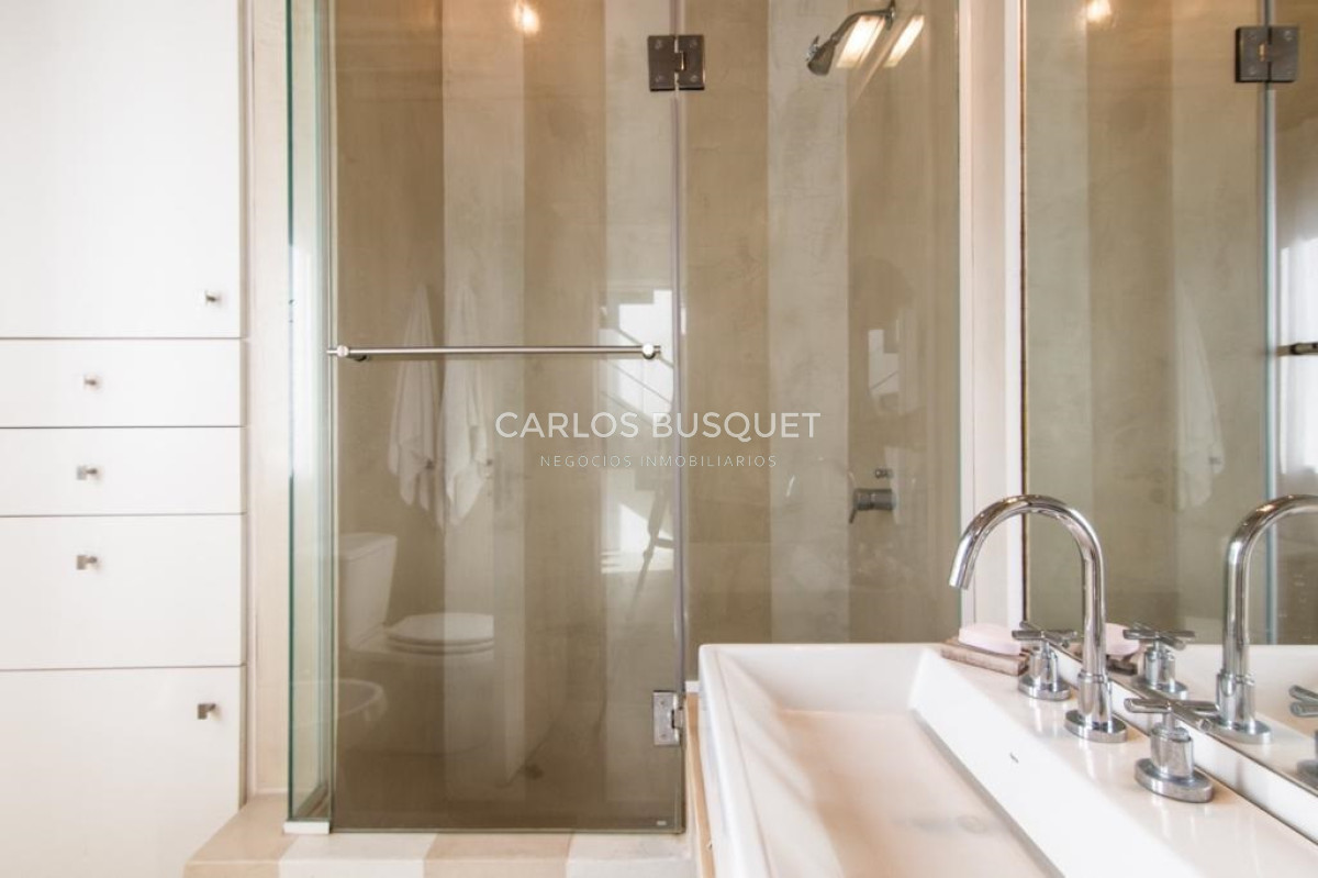 Casa ID.137 - Espectacular Casa en venta de 4 dormitorios, frente al mar en Santa Monica!
