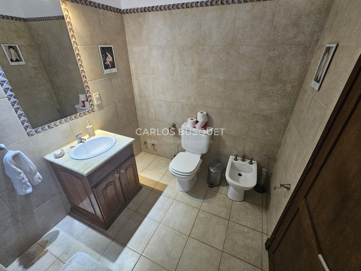 Casa ID.789 - Alquiler temporada casa de 5 dormitorios en playa Mansa.