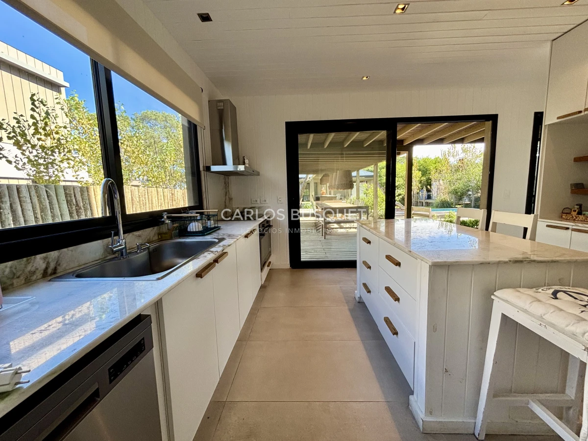 Casa ID.1034 - Casa en alquiler temporal de 4 dormitorios en Jose Ignacio, barrio cerrado Pinar del Faro