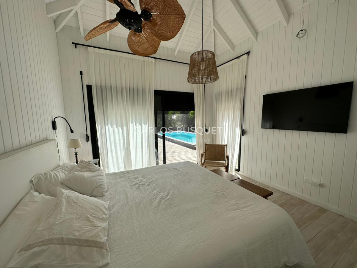Casa ID.1374 - Alquiler de casa de 4 dormitorios en Pinar del Faro Jose Ignacio.
