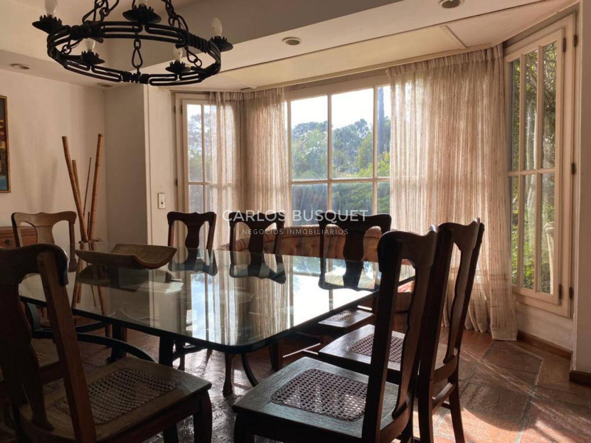 Casa ID.397 - Casa de 4 dormitorios en alquiler temporal en zona Mansa. 