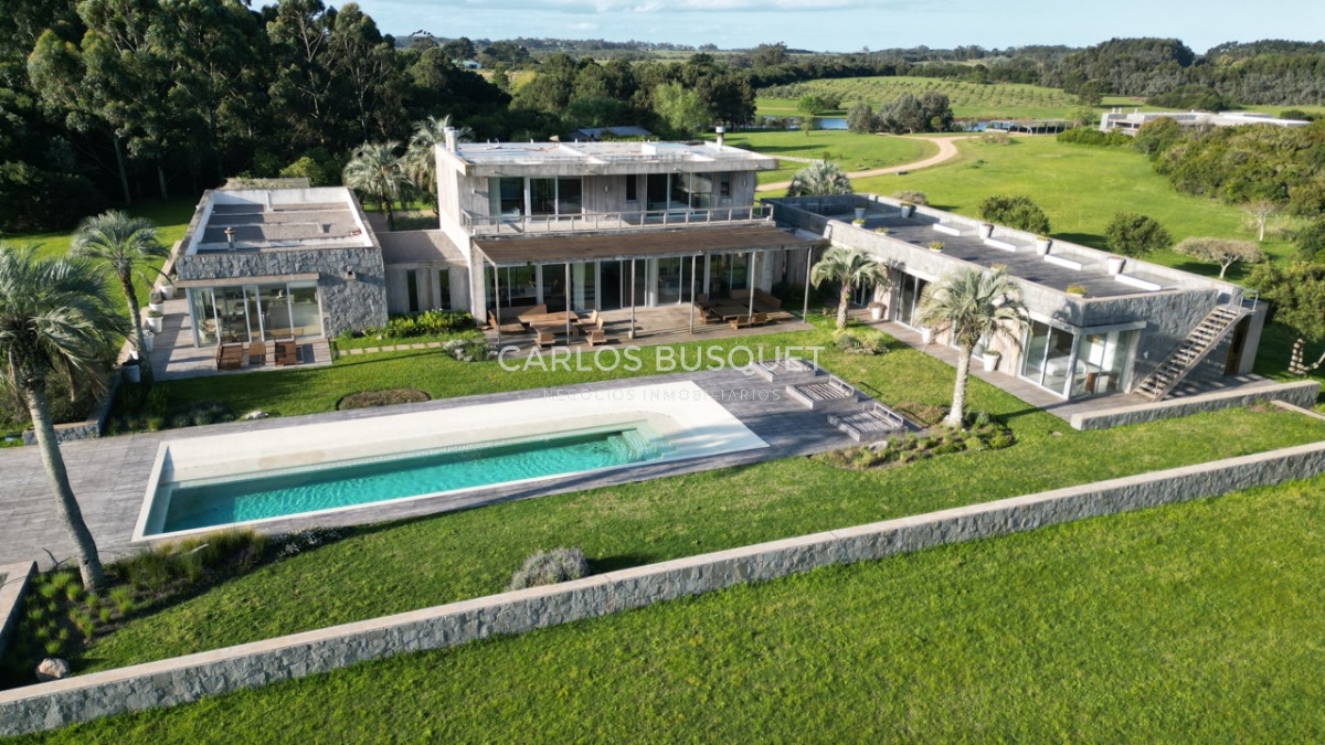 Casa ID.802 - Exclusiva chacra en alquiler temporal, con casa de 6 dormitorios, en Jose Ignacio.