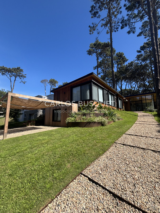 Casa ID.891 - Casa en venta de 4 dormitorios, en Rincon del Indio 