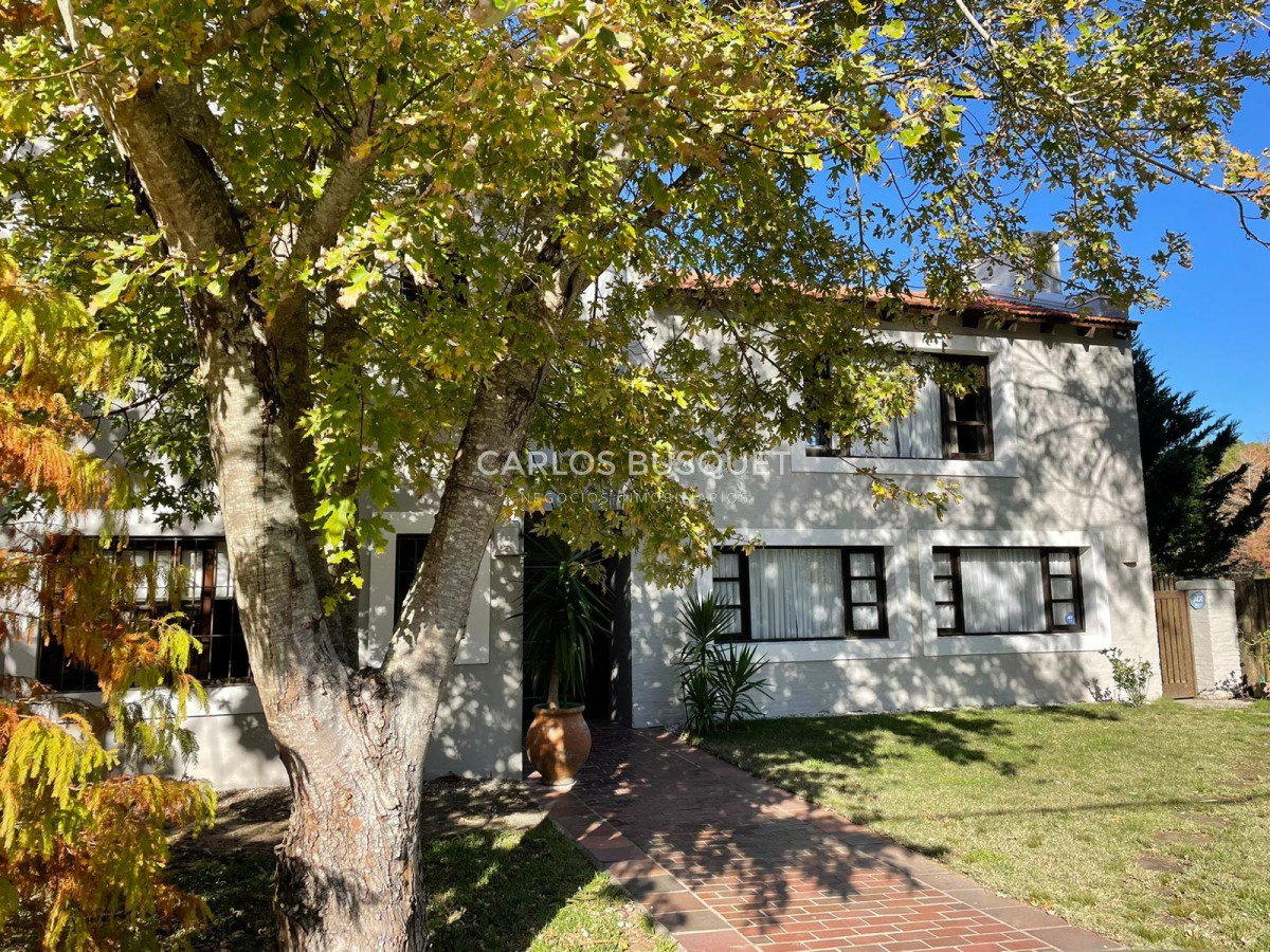 Casa ID.1262 - Casa en alquiler de temporada en barrio Lugano Punta del este 3 dormitorios con piscina