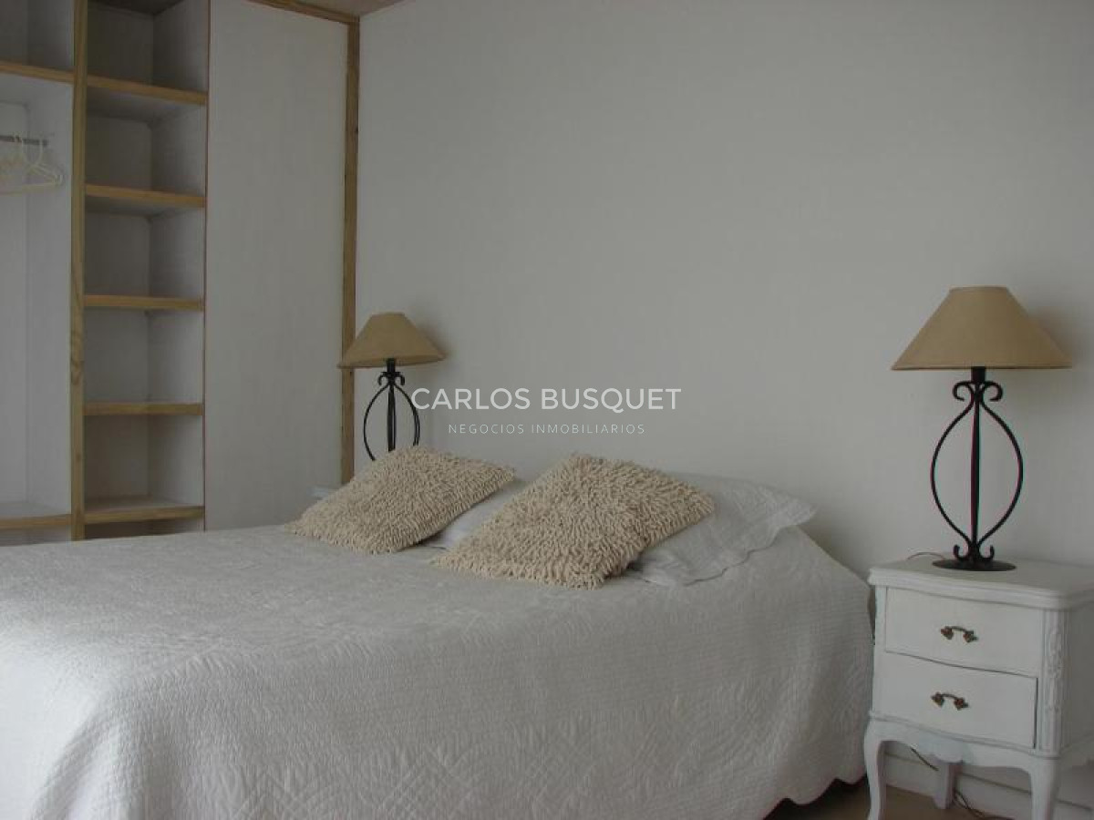 Casa ID.837 - Casa en alquiler temporal de 4 dormitorios en Jose Ignacio, Club de Mar