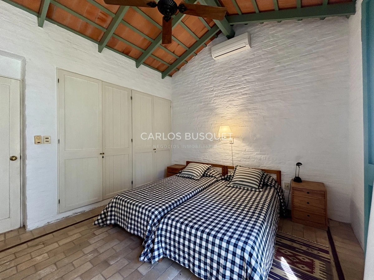 Casa ID.1311 - Venta casa de 5 dormitorios en barrio Golf, Punta del Este