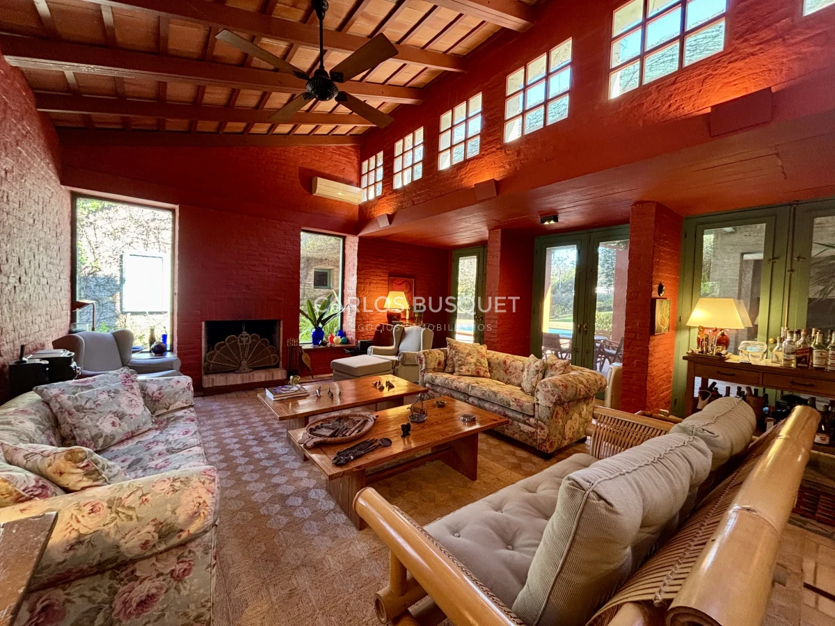 Casa ID.1311 - Venta casa de 5 dormitorios en barrio Golf, Punta del Este