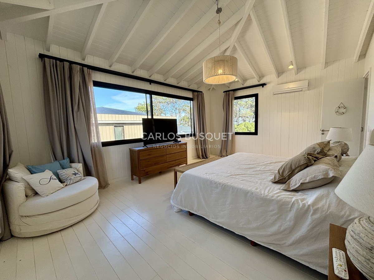 Casa ID.1034 - Casa en venta de 4 dormitorios en Jose Ignacio, barrio cerrado Pinar del Faro