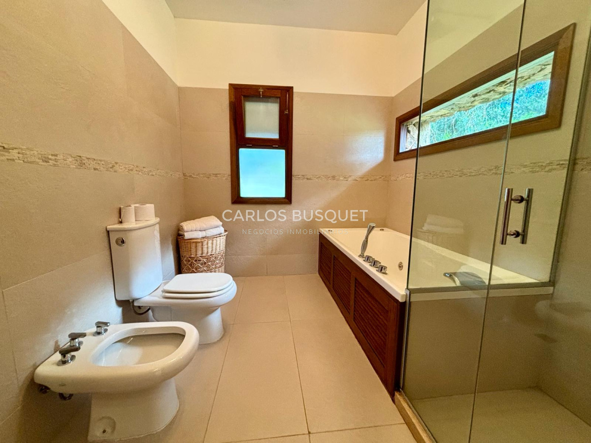 Casa ID.516 - Casa en venta de 2 dormitorios en Punta Ballena