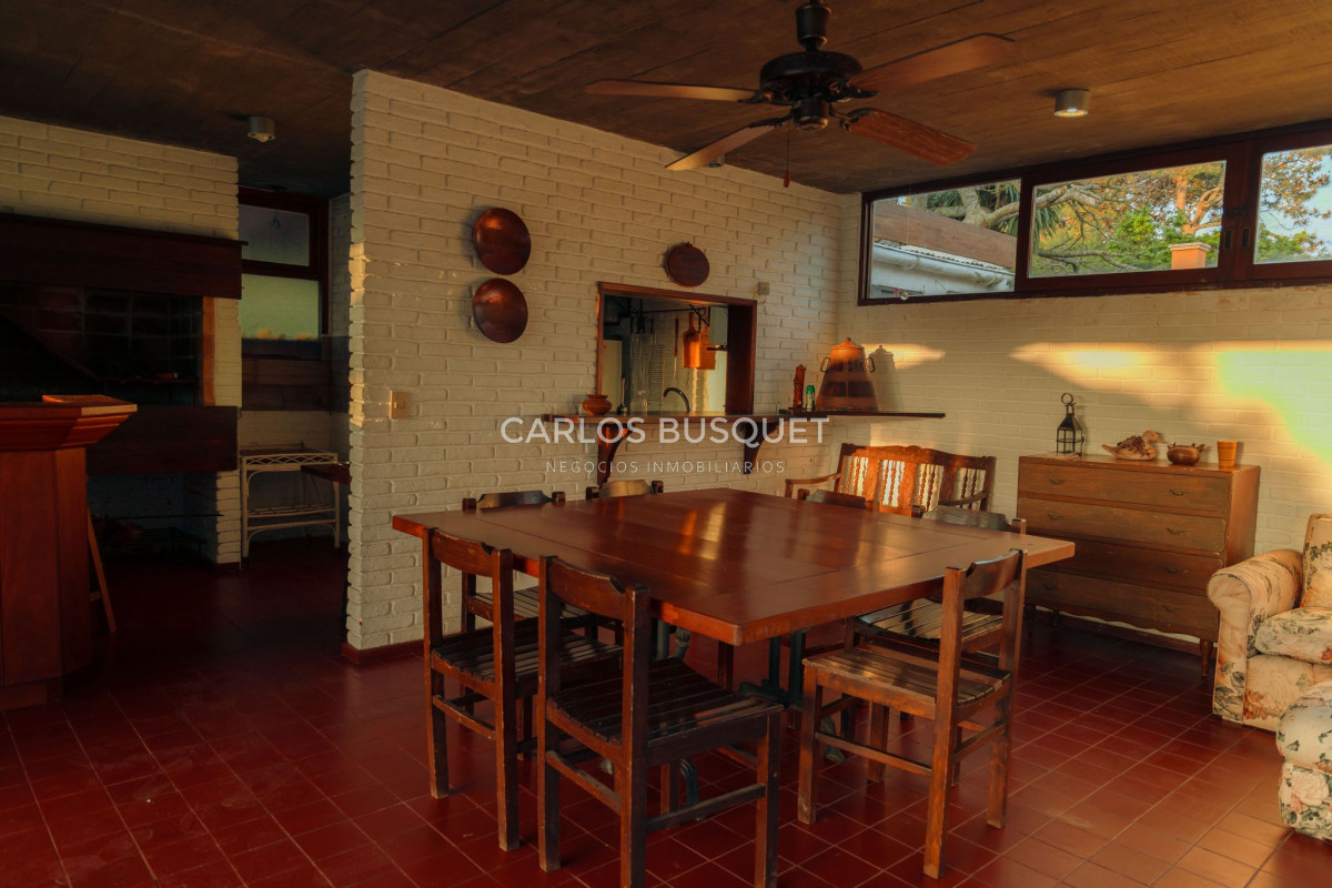 Casa ID.1400 - Hermosa casa en alquiler temporal playa mansa 4 dormitorios