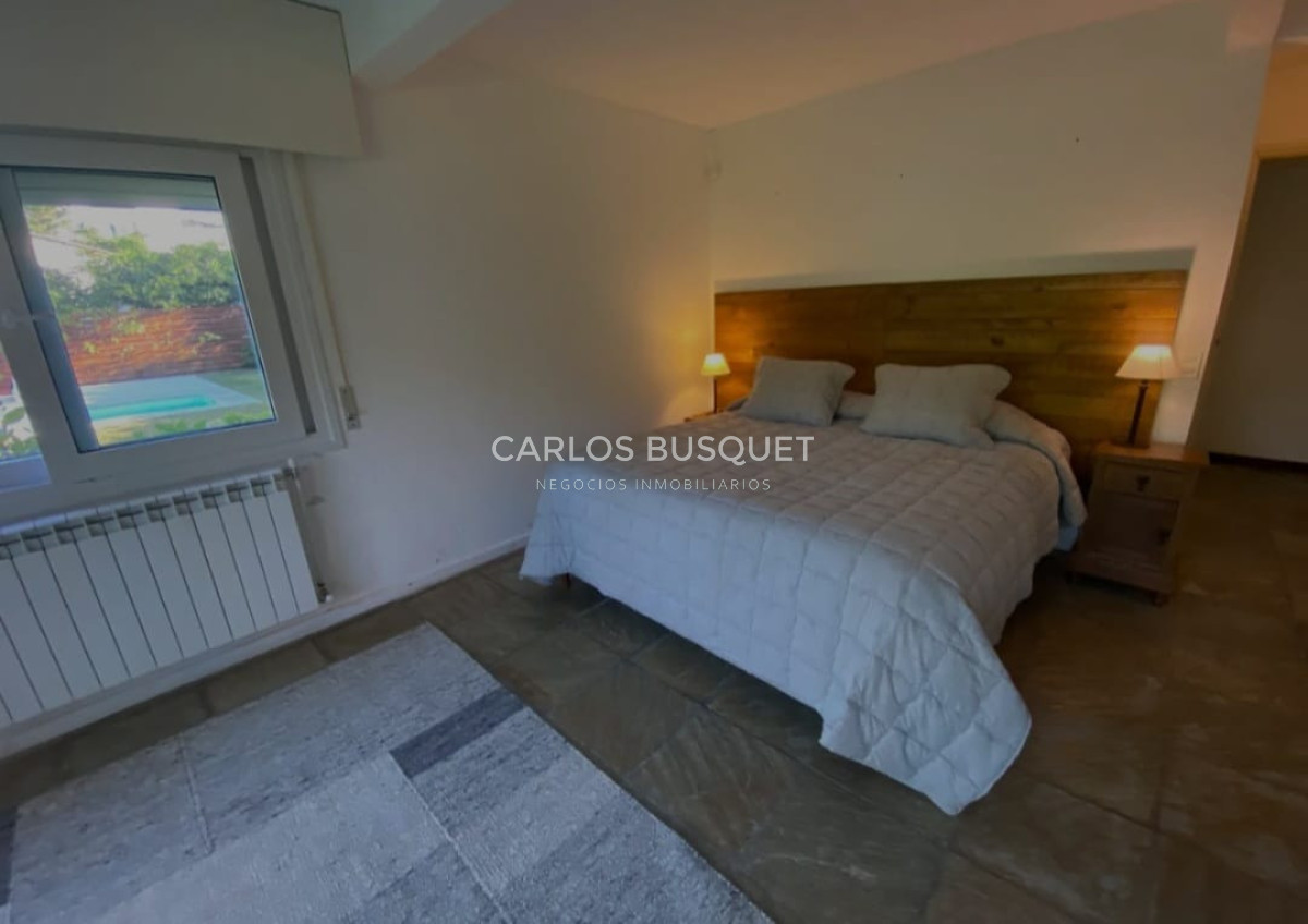 Casa ID.1760 - Casa en alquiler temporal de 4 dormitorios en playa brava 