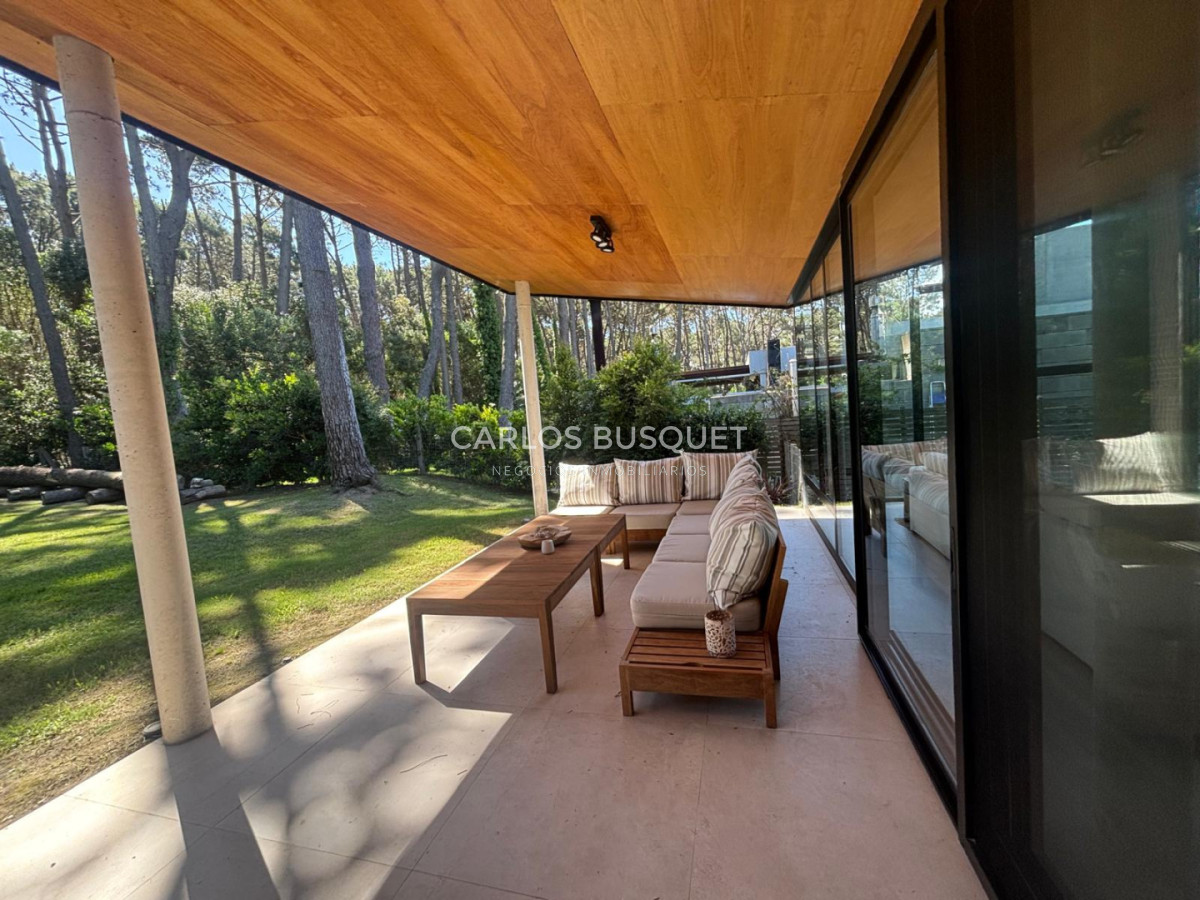 Casa ID.891 - Venta casa de 4 dormitorios en Rincón del Indio, Barrio Privado Noreste Residences