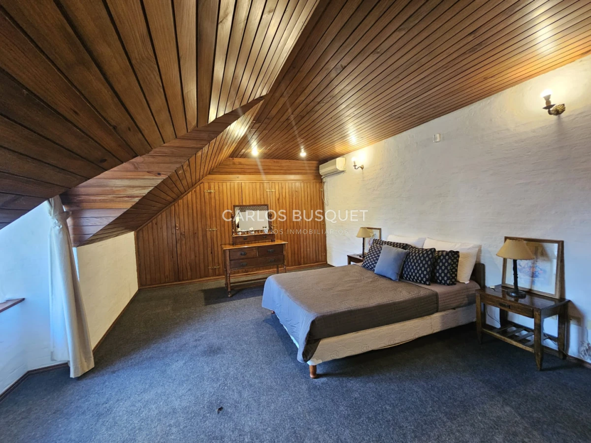 Casa ID.1513 - Gran casa en venta en zona comercial de Lugano San Rafael