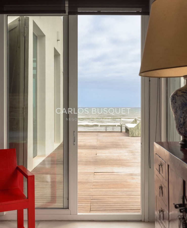 Casa ID.1219 - Casa en alquiler temporal de 4 dormitorios en La Barra, sobre el Mar