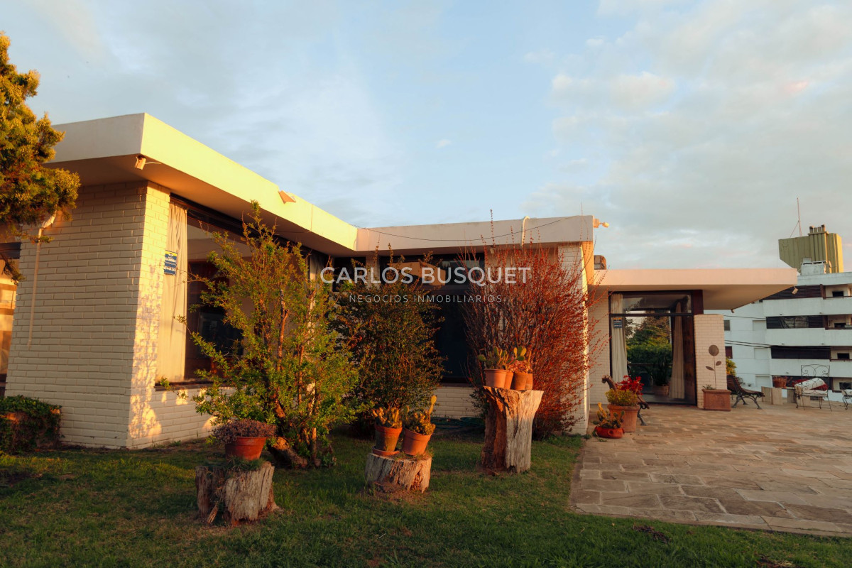 Casa ID.1400 - Hermosa casa en alquiler temporal playa mansa 4 dormitorios