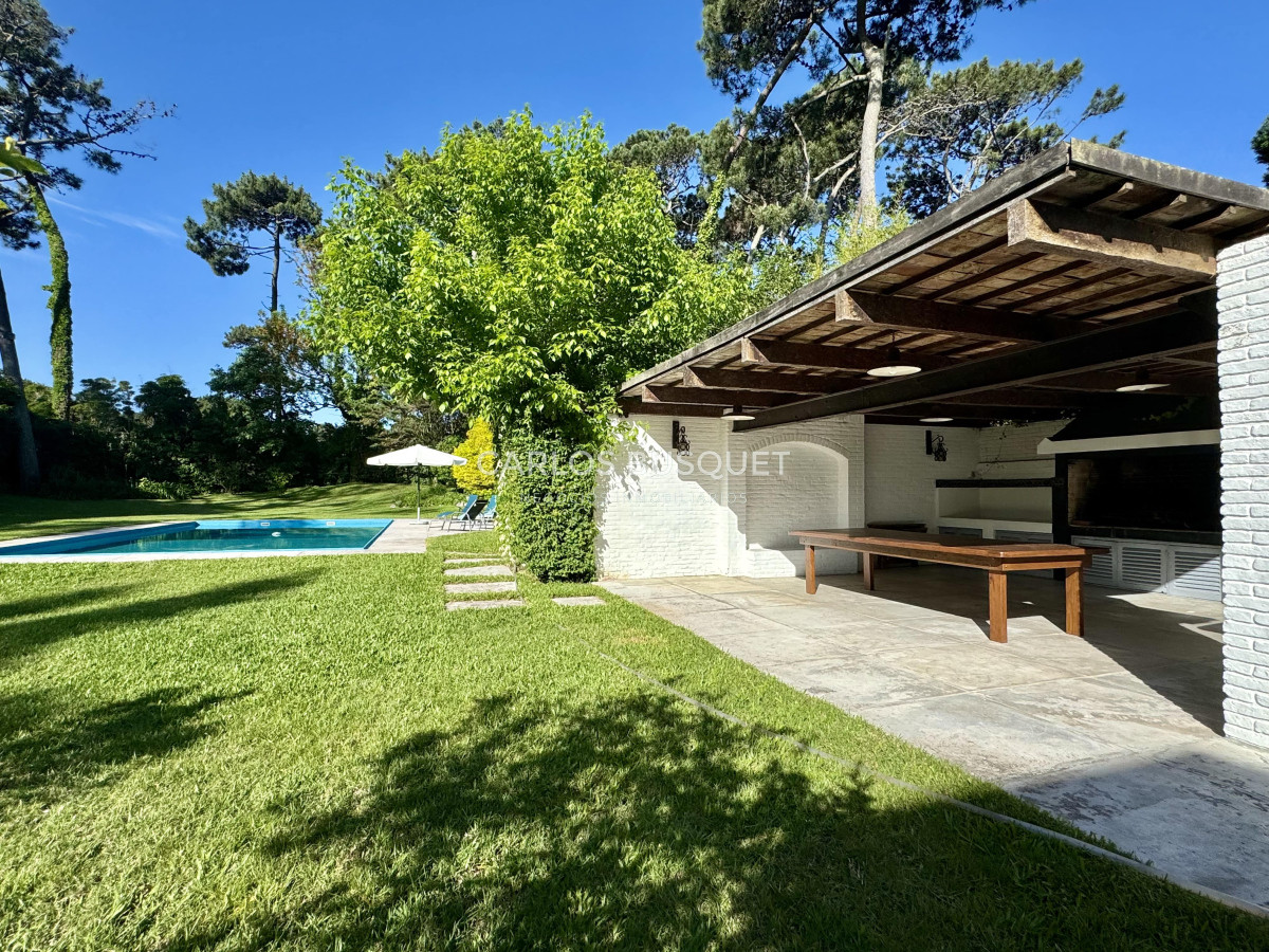 Casa ID.753 - Casa en venta de 6 dormitorios en Playa Mansa