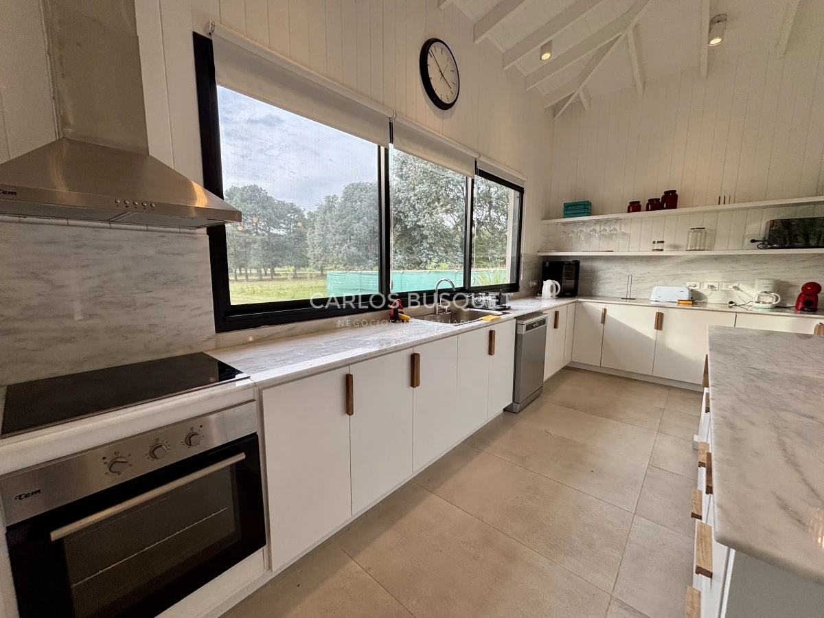 Casa ID.1094 - Casa en venta de 4 dormitorios en la Barra, Barrio Don Miguel 