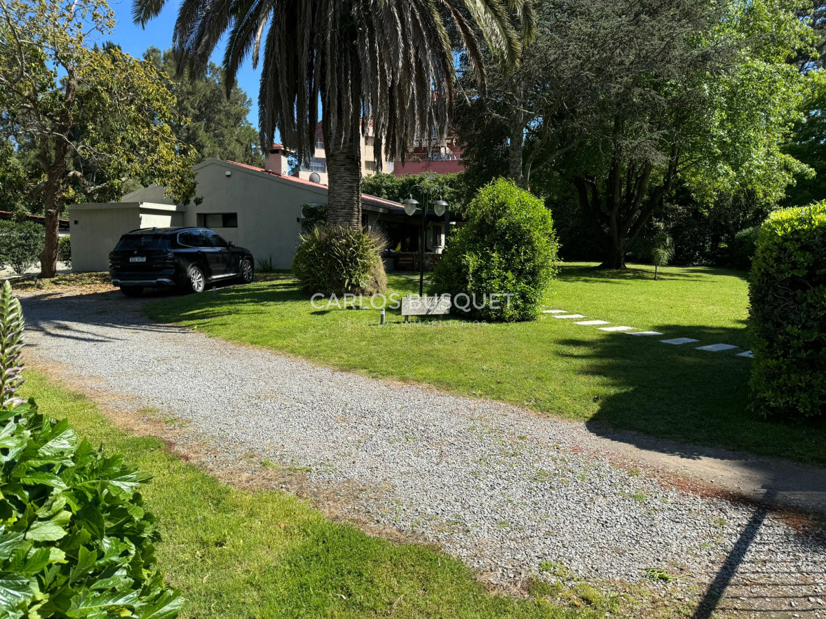 Casa ID.827 - Casa en venta de 4 dormitorios en San Rafael