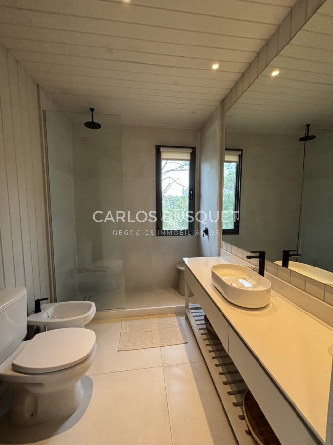 Casa ID.1655 - Casa en venta de 5 dormitorios en suite en Pinar del Faro, José Ignacio